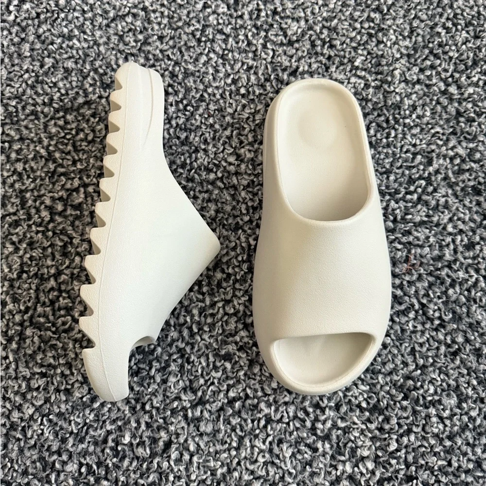 Yeezy men’s slides